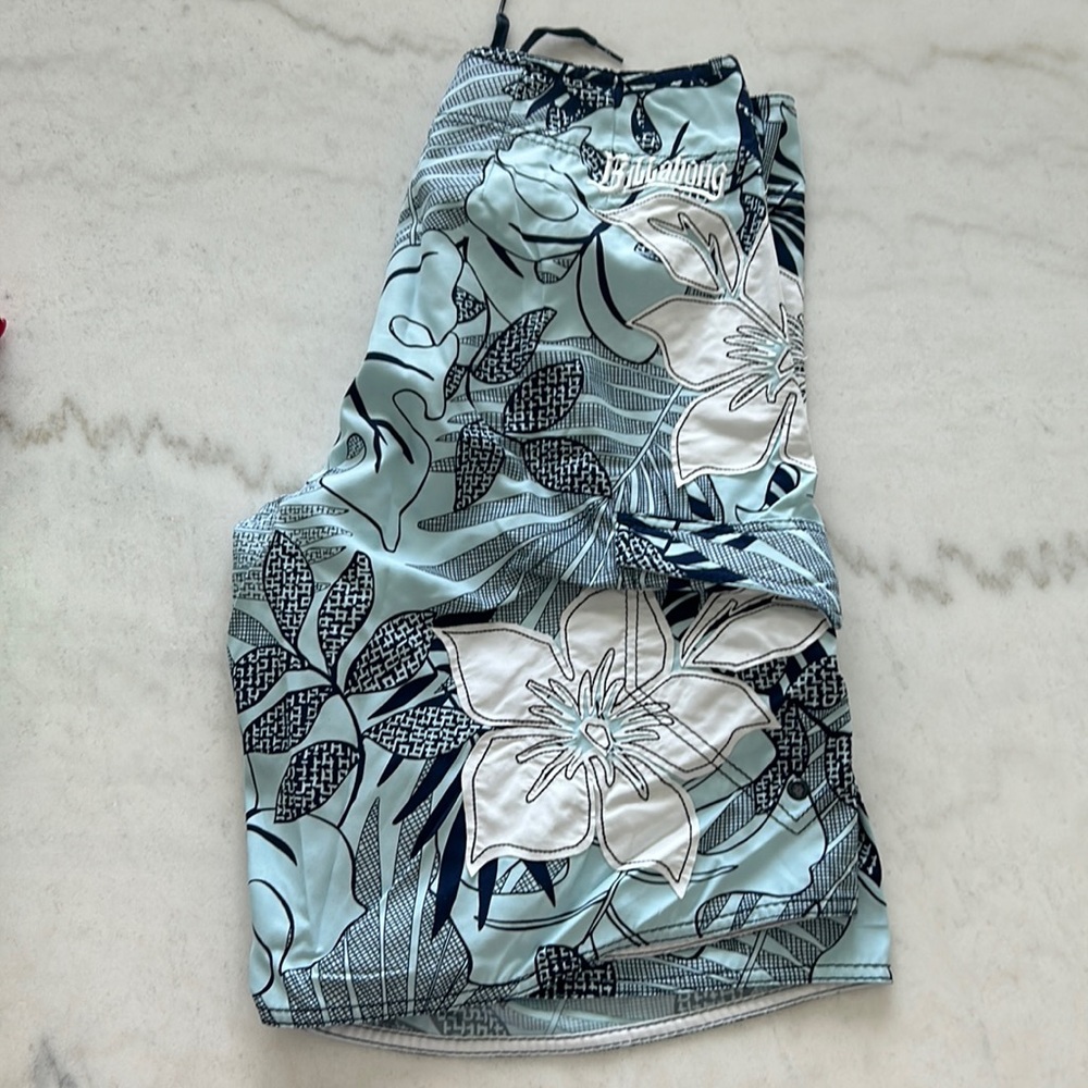 Billabong Men’s Swim Trunks/Shorts size 32